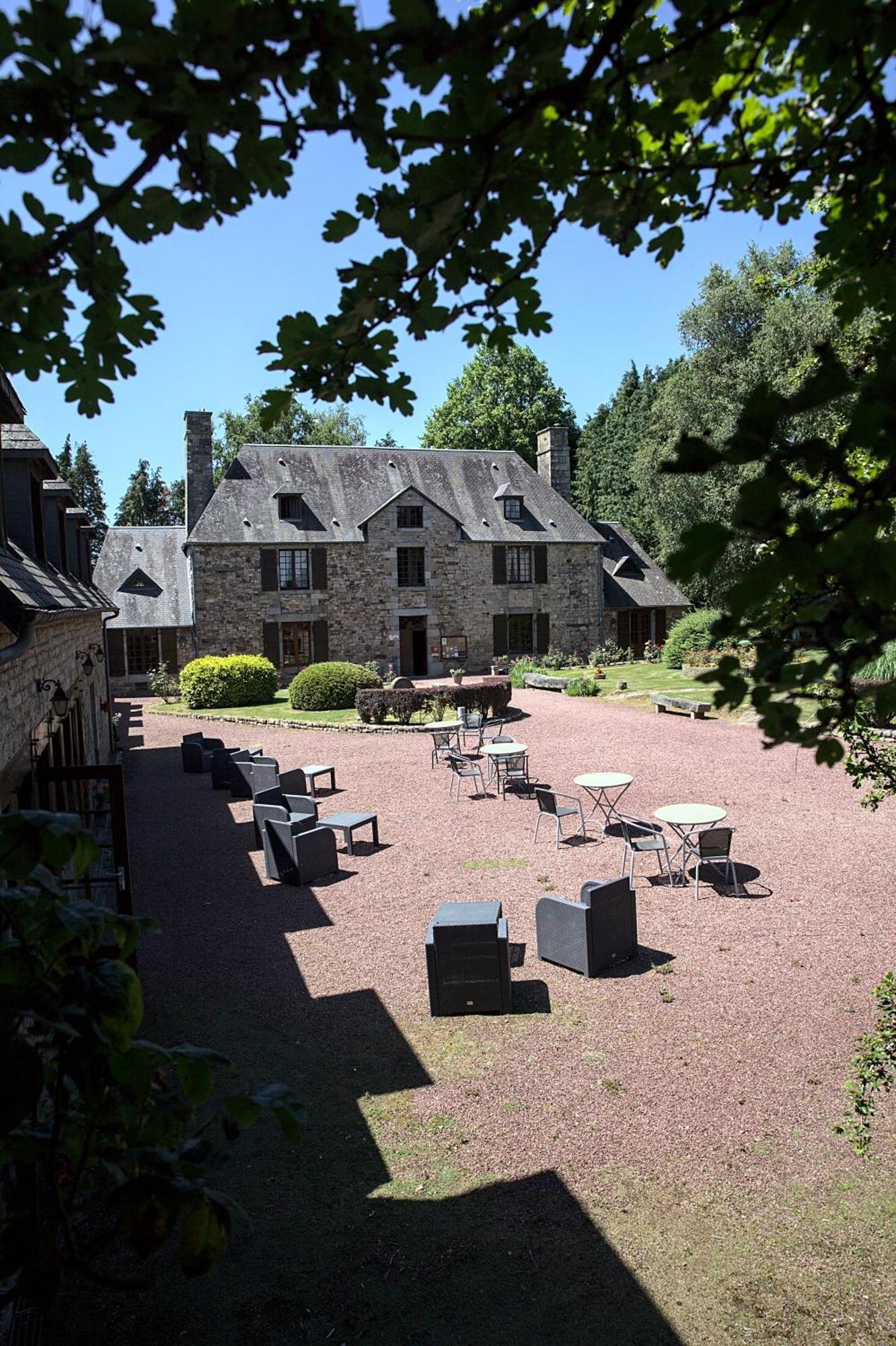 Logis Hotel Restaurant Manoir De L'Acherie Sainte-Cécile Eksteriør billede