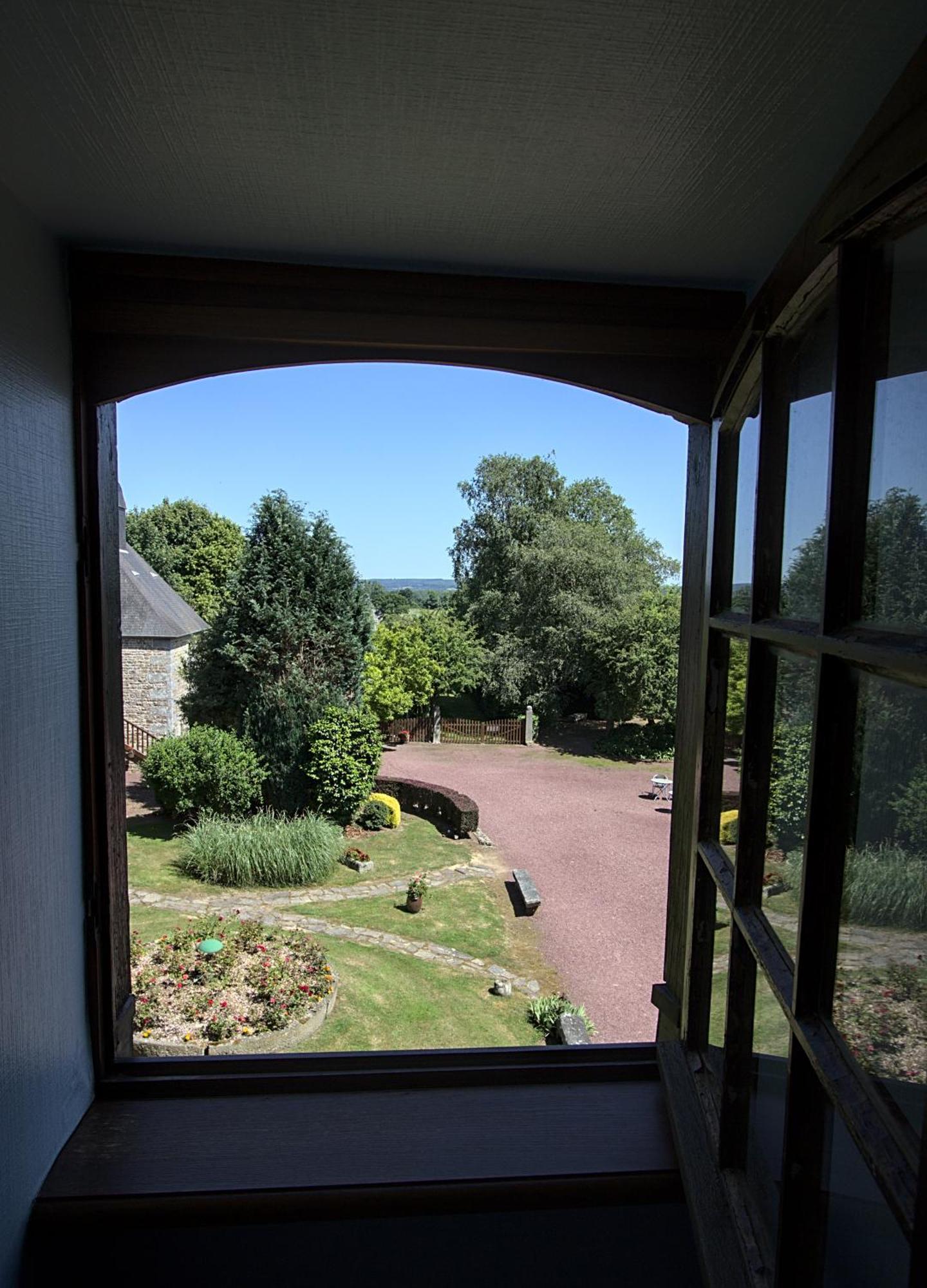 Logis Hotel Restaurant Manoir De L'Acherie Sainte-Cécile Eksteriør billede