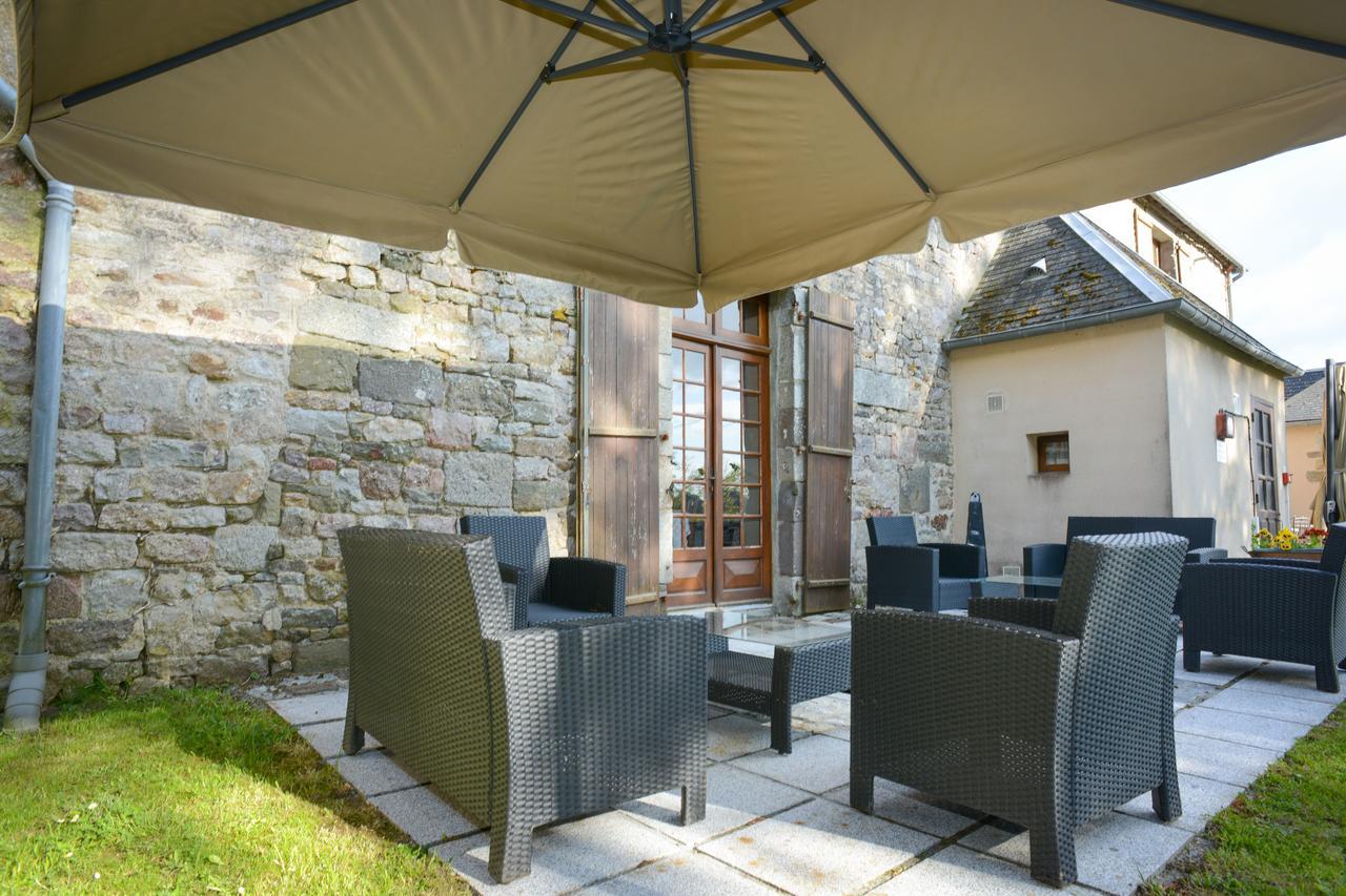 Logis Hotel Restaurant Manoir De L'Acherie Sainte-Cécile Eksteriør billede